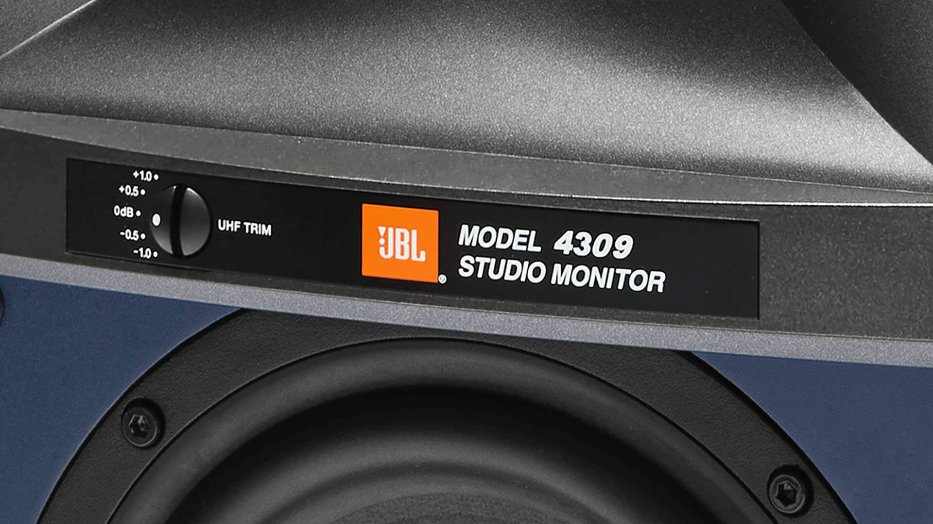 JBL представляет полочные колонки 4309 Studio Monitor